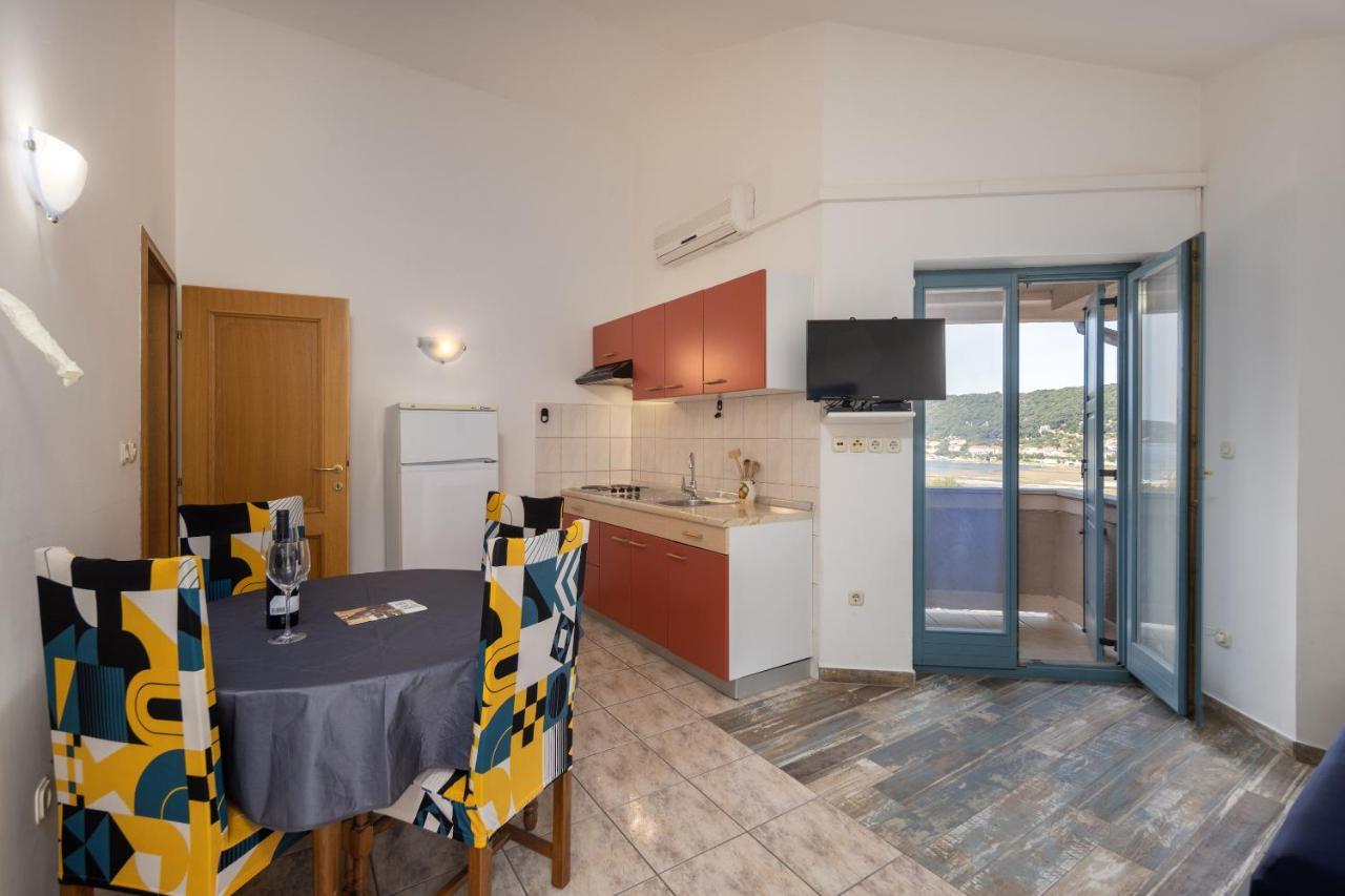 Apartment Sandra Supetarska Draga Exterior photo