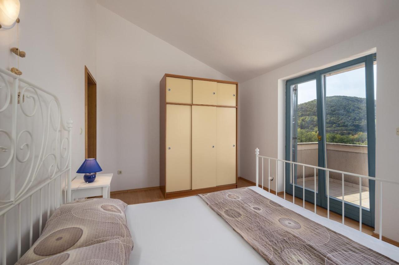 Apartment Sandra Supetarska Draga Exterior photo